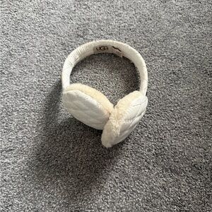 UGG White Cream Quilted Earmuffs Sz OS